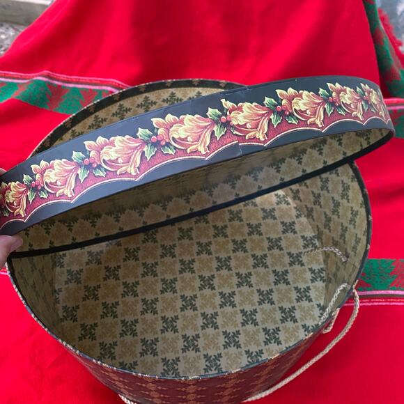 BEAUTIFUL! Pamela Gladding 16” Round Christmas Gift~Storage Box with Lid - Picture 4 of 9